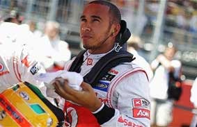 Lewis Hamilton forced to retire after final lap collision in Valencia
