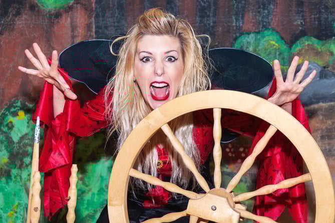 Dame Good Panto From Byfleet Stars Wokingnewsandmail co uk dame-good-panto-from-byfleet-stars-wokingnewsandmail-co-uk