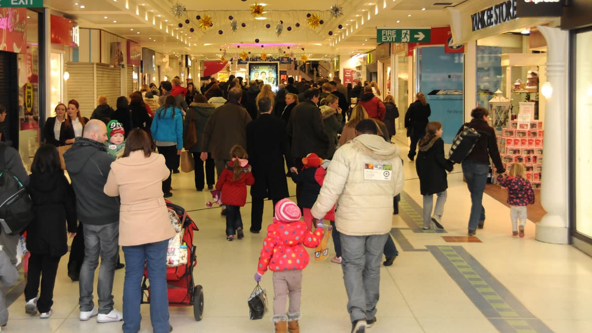 Woking Loyalty Card shop and save! wokingnewsandmail.co.uk