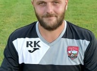 Keown wants to stay in Knaphill FC hot-seat