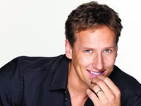 Brendan Cole to appear in New Victoria panto