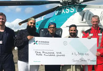 Shah Jahan Mosque donates £1,300 to air ambulance