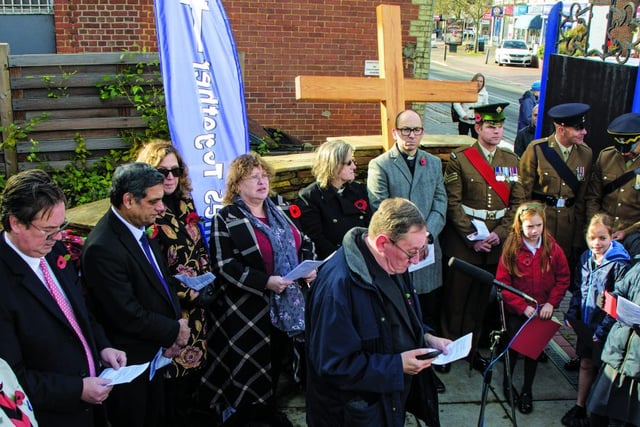 Knaphill marks Armistice Day
