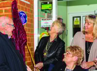Blue plaque dedicated to songwriter Les Reed unveiled