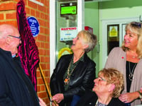Blue plaque dedicated to songwriter Les Reed unveiled