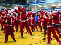 Santas run for Woking hospices