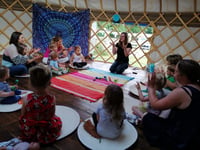 German singing group helps Bisley kindersingen