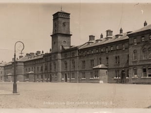 The pickpocket who built a prison