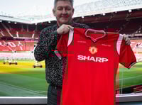 Man Utd hero to sell shirts and medals at local auction