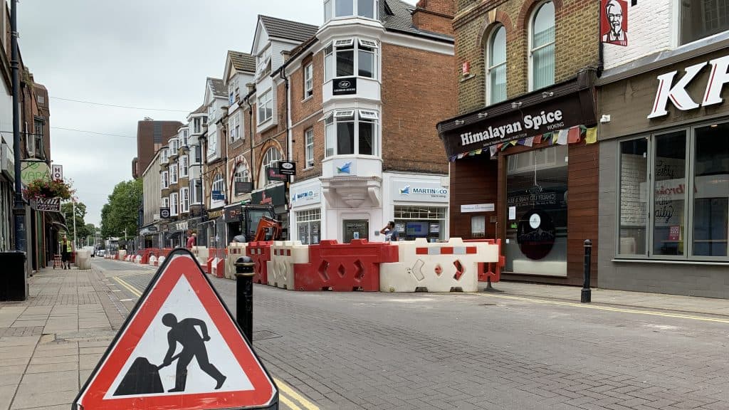 Chertsey Road closes for resurfacing wokingnewsandmail.co.uk