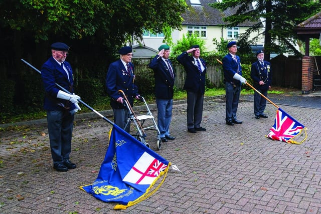 VJ Day parade held on war veteran’s Bill’s doorstep