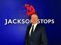 Estate agent returns to his roots to run own office
