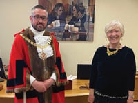 New Woking Mayor joins the chain gang