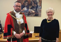 New Woking Mayor joins the chain gang