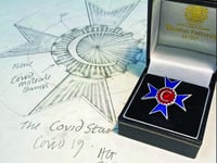 Sculptor designs medal to honour those helping local hospital through pandemic