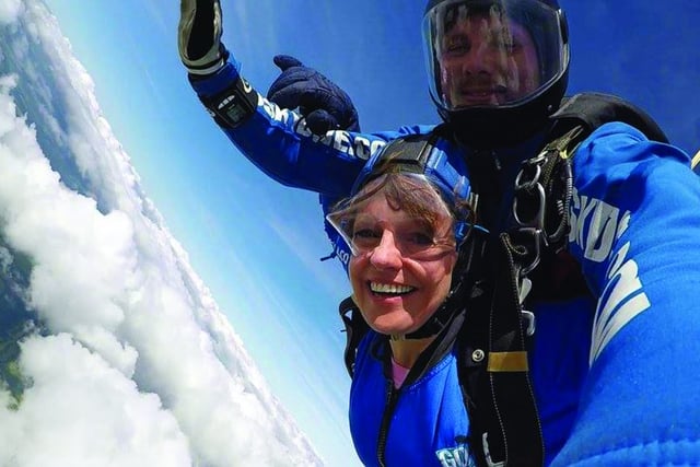 Postie takes on 15,000ft skydive for Mind