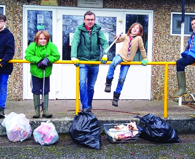 Scouts lead the way in litter clean-up