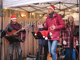 Thousands enjoy Welcome Church carol service