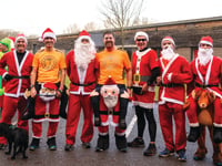 Horsell Runners dress for fun on Reindeer route