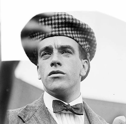 Peeps into the Past: Aviator in ‘narrow escape from death’