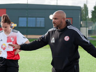 Cards look to throw spanner in leaders’ title bid