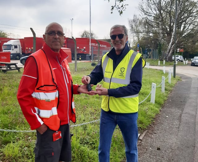 Key moment: Eagle-eyed Woking Litter Warriors deliver for Royal Mail