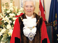 Back on the chain gang for second term as Mayor