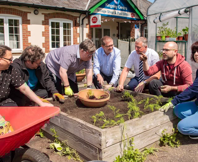 Kingsley Organisation charity gets £5,000 from Grundon Sand and Gravel