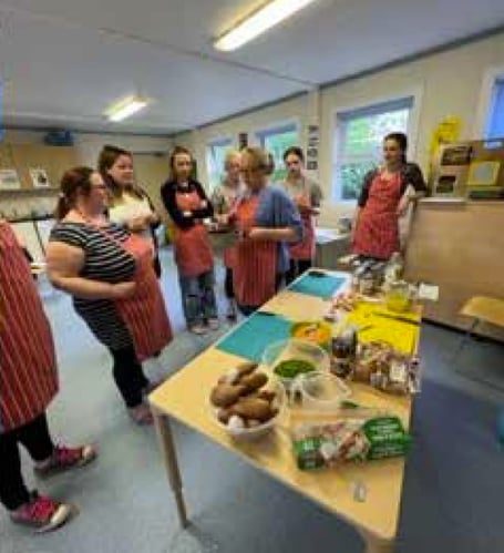 Bushy Leaze Children and Families Centre, Alton, and The Tantum Trust run a cooking on a budget course, June 2023.