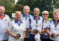 Mayor’s new bowls competition raises £406 for community hospital 