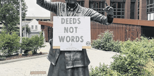 Climate activists Extinction Rebellion use statues to send message