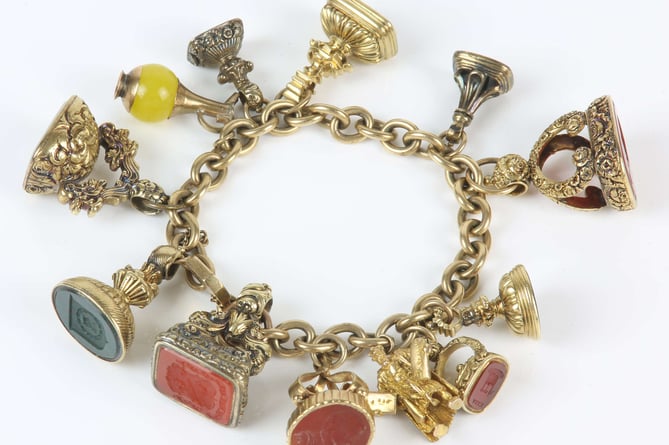 This 19th-century gold charm bracelet achieved remarkable success, culminating in a final price of £4,160