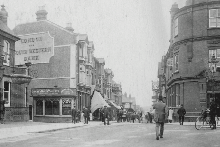London & South Western Bank in Chertsey Road, Woking, in 1908