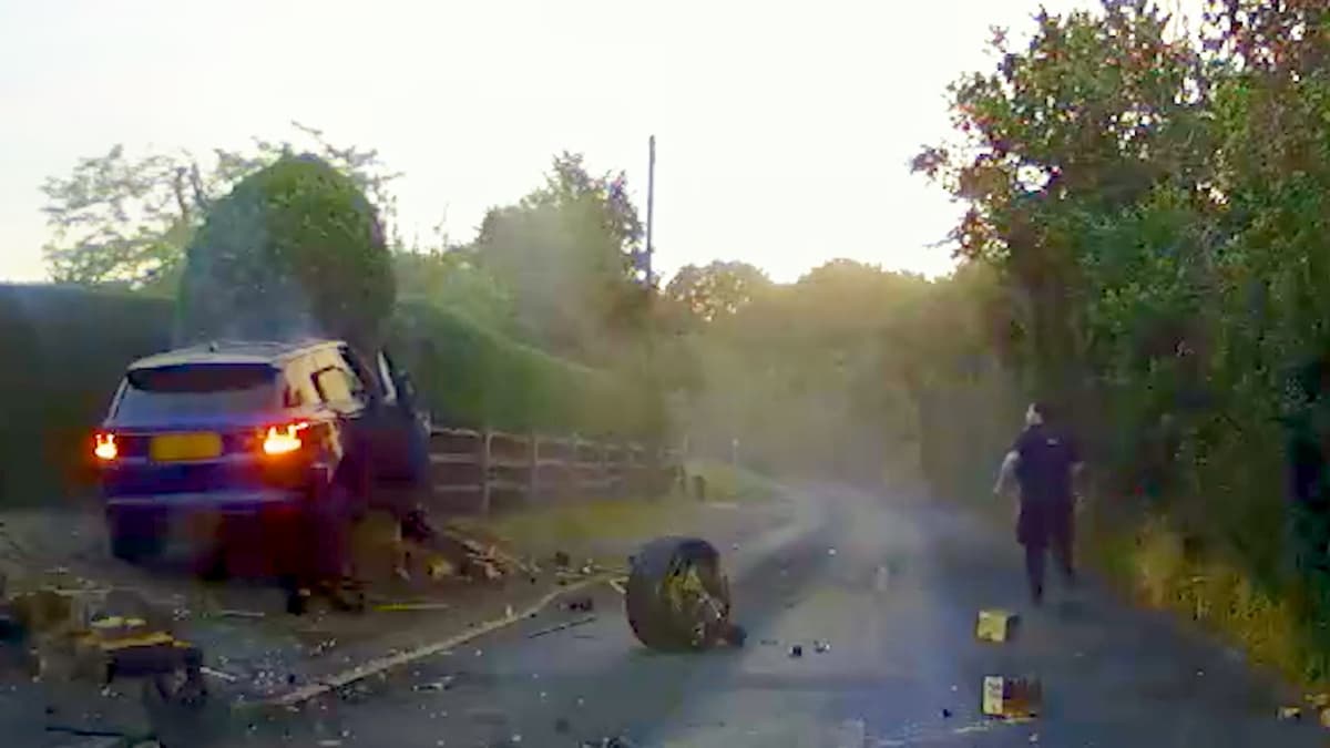 Shocking video shows car thief crash stolen vehicle during police chase ...