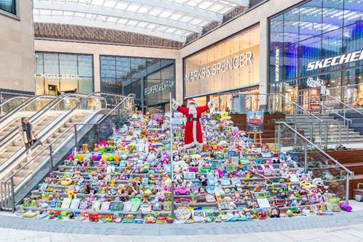 Victoria Place brings Christmas spirit to Woking through toy donations