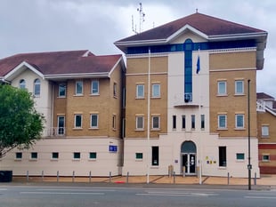 Surrey Police detention officer dismissed after assaulting prisoner