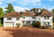 "Quintessential" £2m country house for sale with private golf club access 