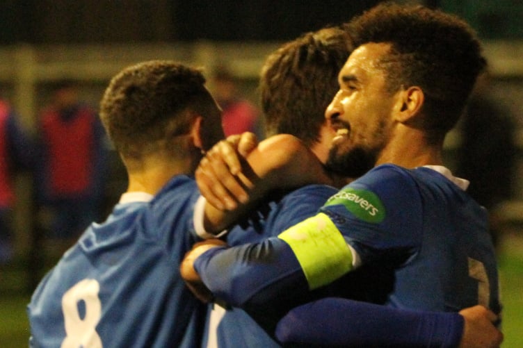 Sheerwater led 2-1 at Abbey Rangers before falling to a 3-2 defeat (Photo: Daniel Eicke)