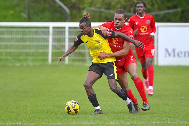 Action from Westfield's 2-0 win against Metropolitan Police (Photo: Andy Fitzsimons)