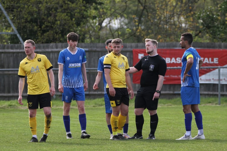 Action from Sheerwater's 2-2 draw at Tadley Calleva (Photo: Daniel Eicke)