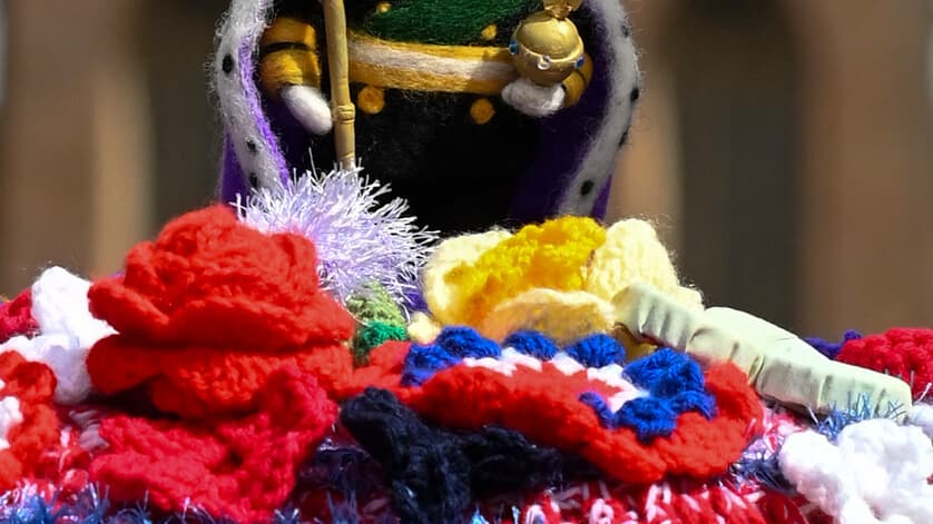 Cathedral unravels stitch-tacular exhibition of post-box toppers from ...