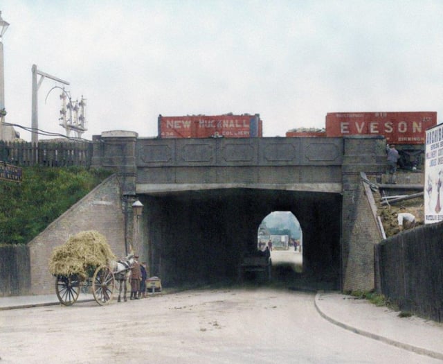 Peeps into the Past: Complaints about Victoria Arch go back 120 years