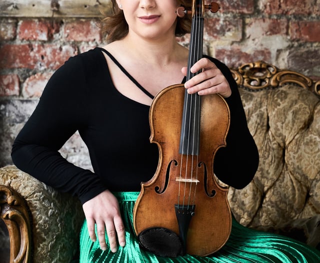 Internationally renowned violinist Chloe Hanslip plays G Live