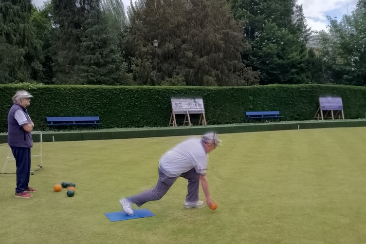 Mayford Hall Bowls Club had a mixed week of results