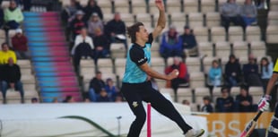 Comfortable win over Sussex puts Surrey closer to quarter-finals