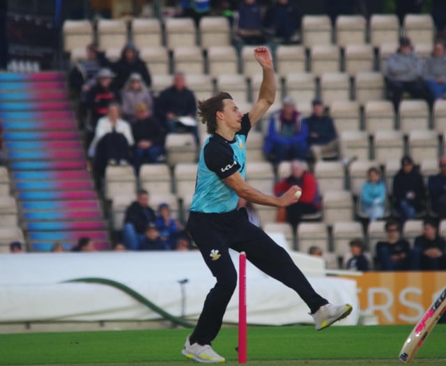 Comfortable win over Sussex puts Surrey closer to quarter-finals