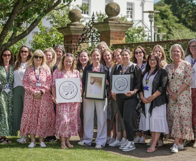Early years team wins national award 