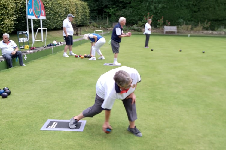 Mayford Hall Bowls Club had a mixed week of results