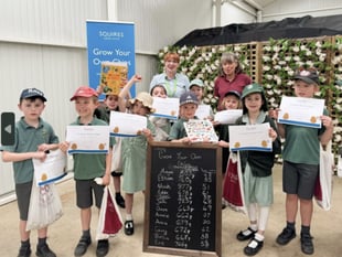 Garden centre helps Horsell pupils harvest potatoes 