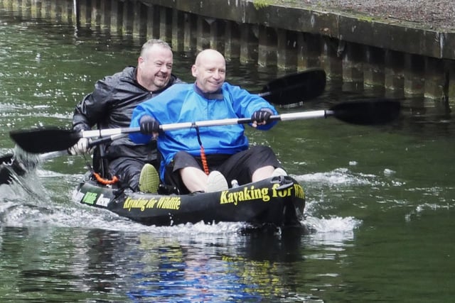 'Two Old Blokes in a Kayak' tackle Basingstoke Canal to help wildlife